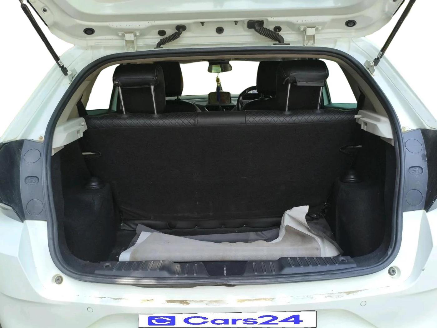 2021 Tata ALTROZ XZ DIESEL, Diesel, Manual, 74,597 km, exterior