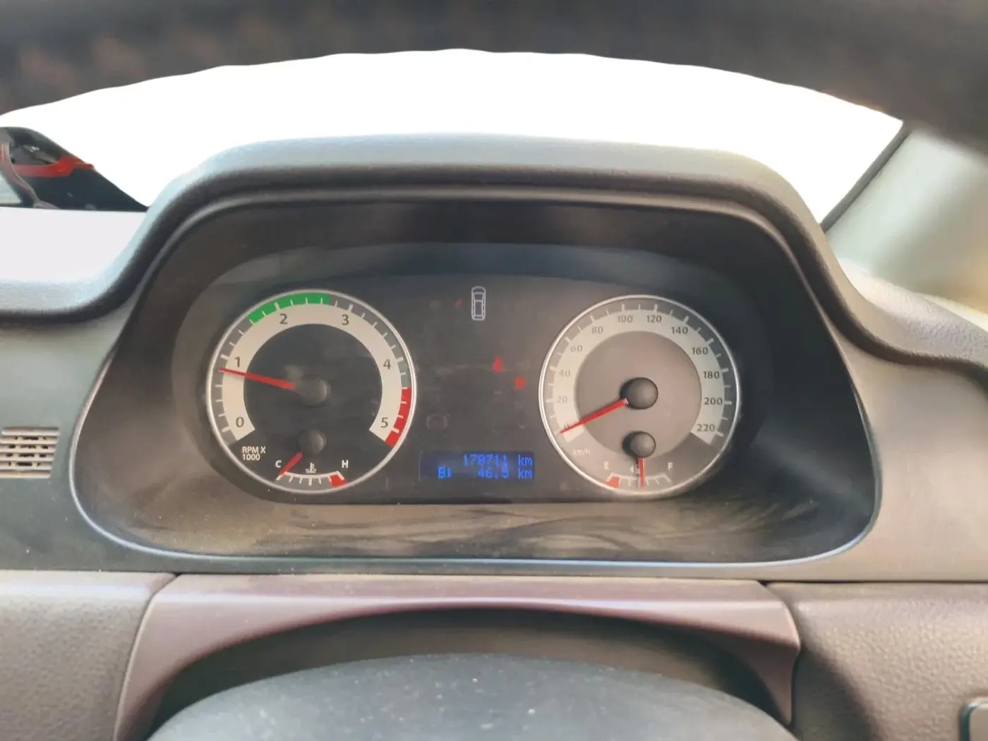 2011 Tata Aria PRIDE 4X4, Diesel, Manual, 1,78,711 km, interior