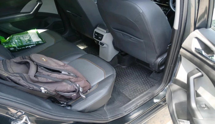 2022 Skoda KUSHAQ STYLE 1.0L TSI AT (6 AIRBAGS), Petrol, Automatic, 32,065 km, interior