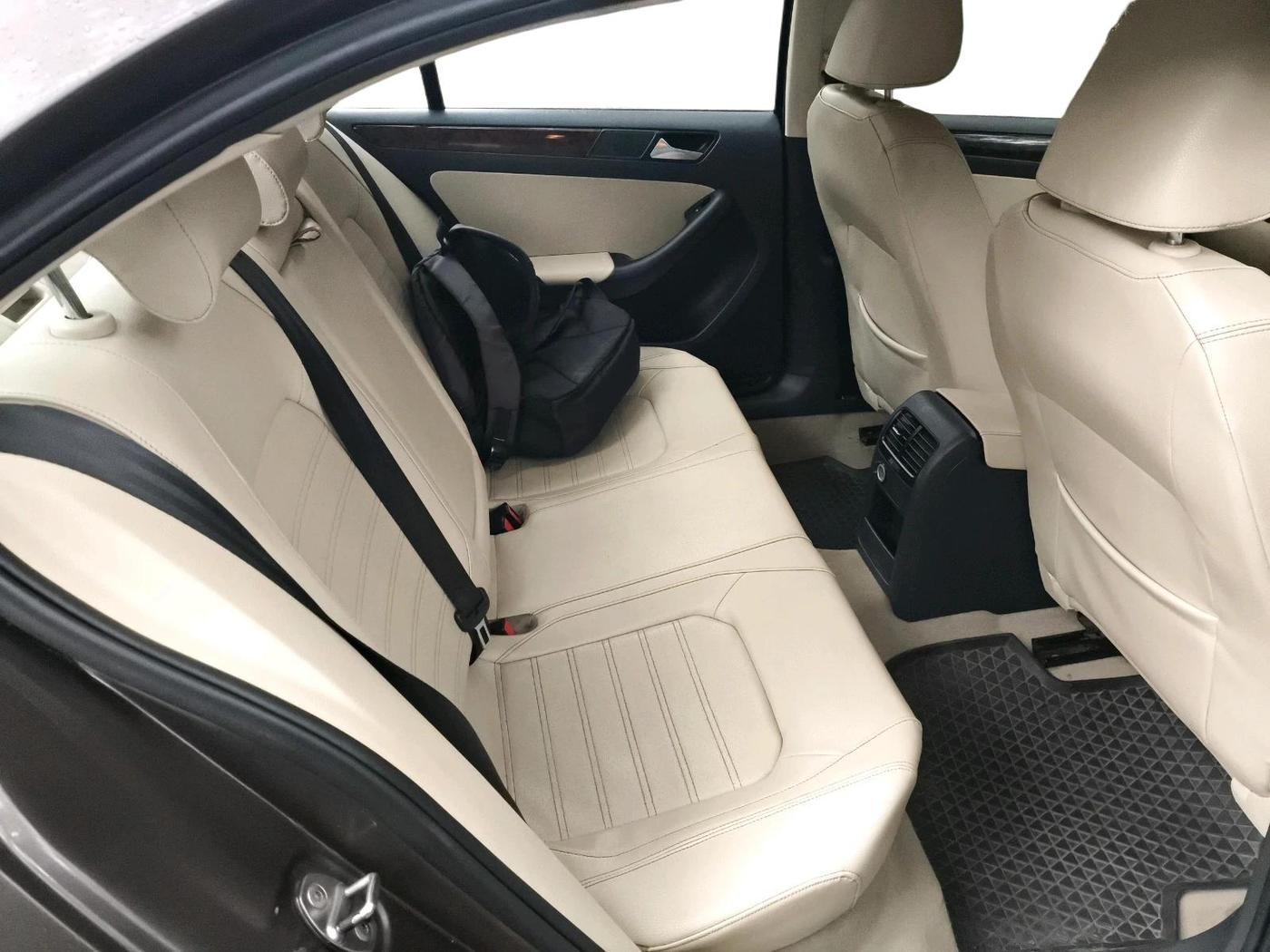 2015 Volkswagen Jetta HIGHLINE TDI AT, Diesel, Automatic, 1,34,371 km, interior