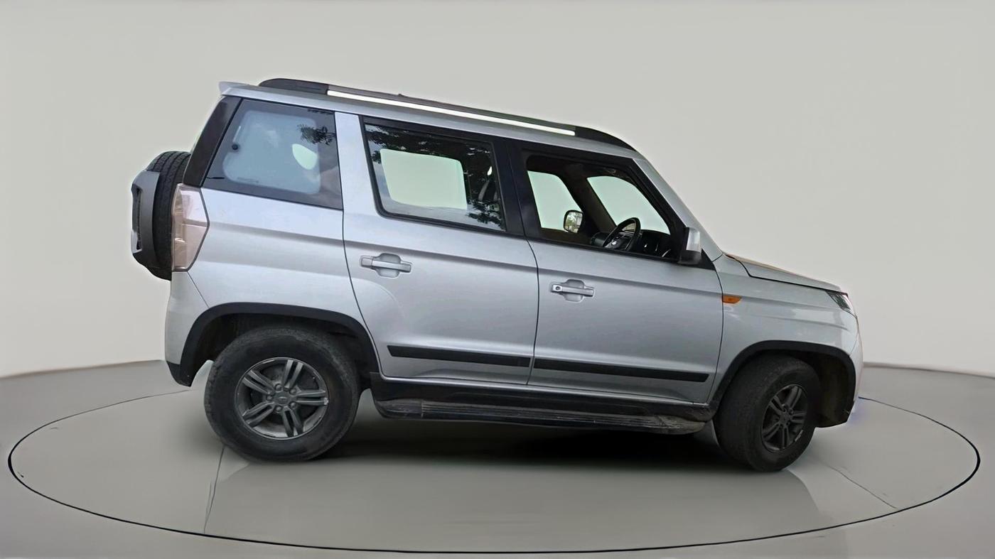 2019 Mahindra TUV300 T10, Diesel, Manual, 34,853 km, exterior