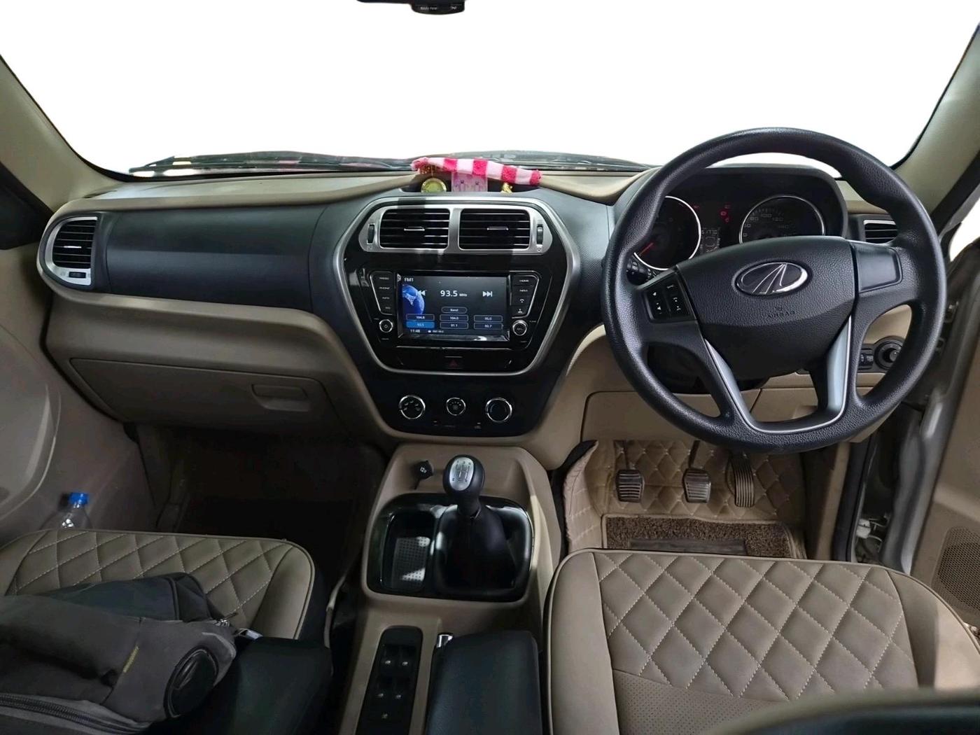 2019 Mahindra TUV300 T10, Diesel, Manual, 34,853 km, interior