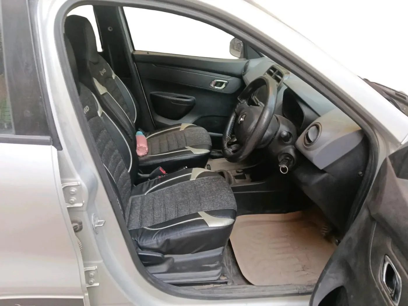 2019 Renault Kwid RXT 1.0 AMT (O), Petrol, Automatic, 71,710 km, interior