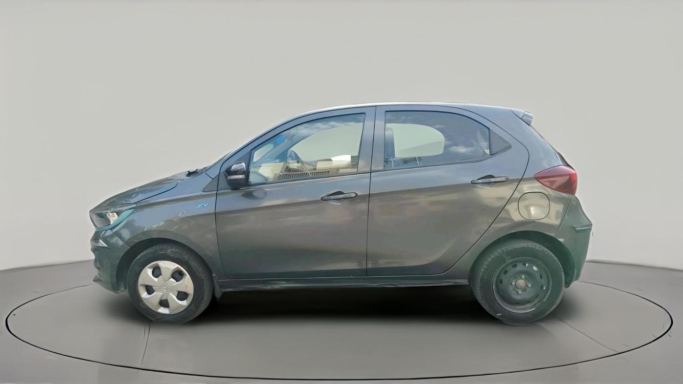 2023 Tata TIAGO EV XT LONG RANGE, Electric, Automatic, 36,130 km, exterior