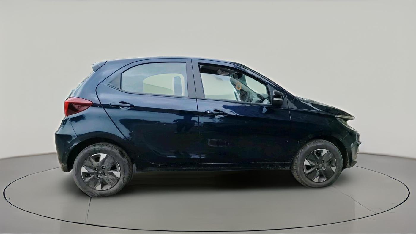 2026 Tata Tiago XTA PETROL, Petrol, Automatic, 2,293 km, exterior