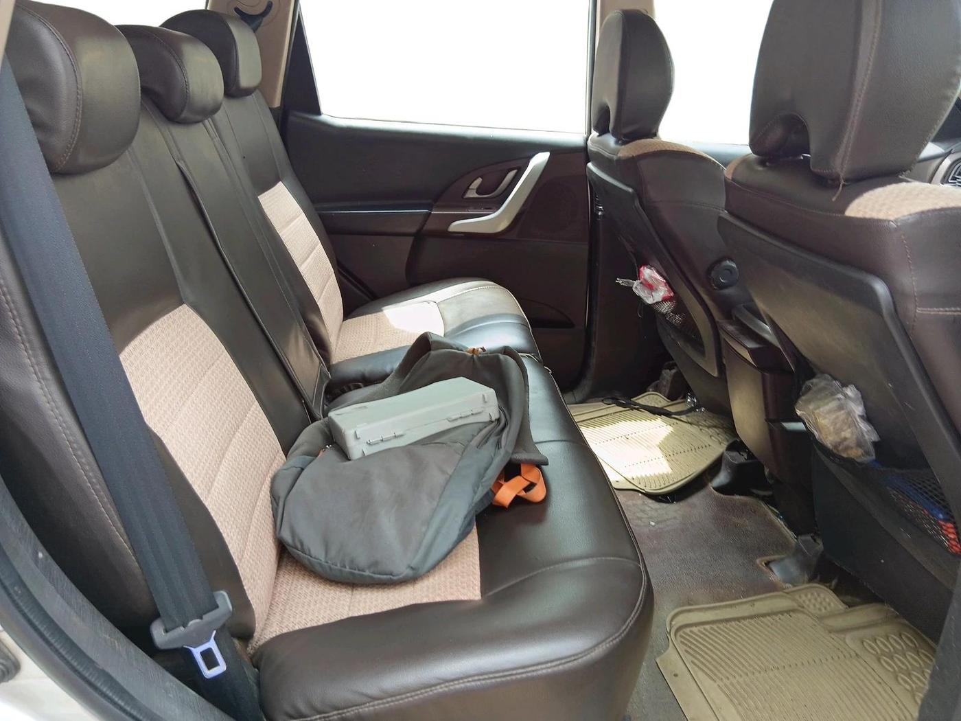 2012 Mahindra XUV500 W6, Diesel, Manual, 99,877 km, interior