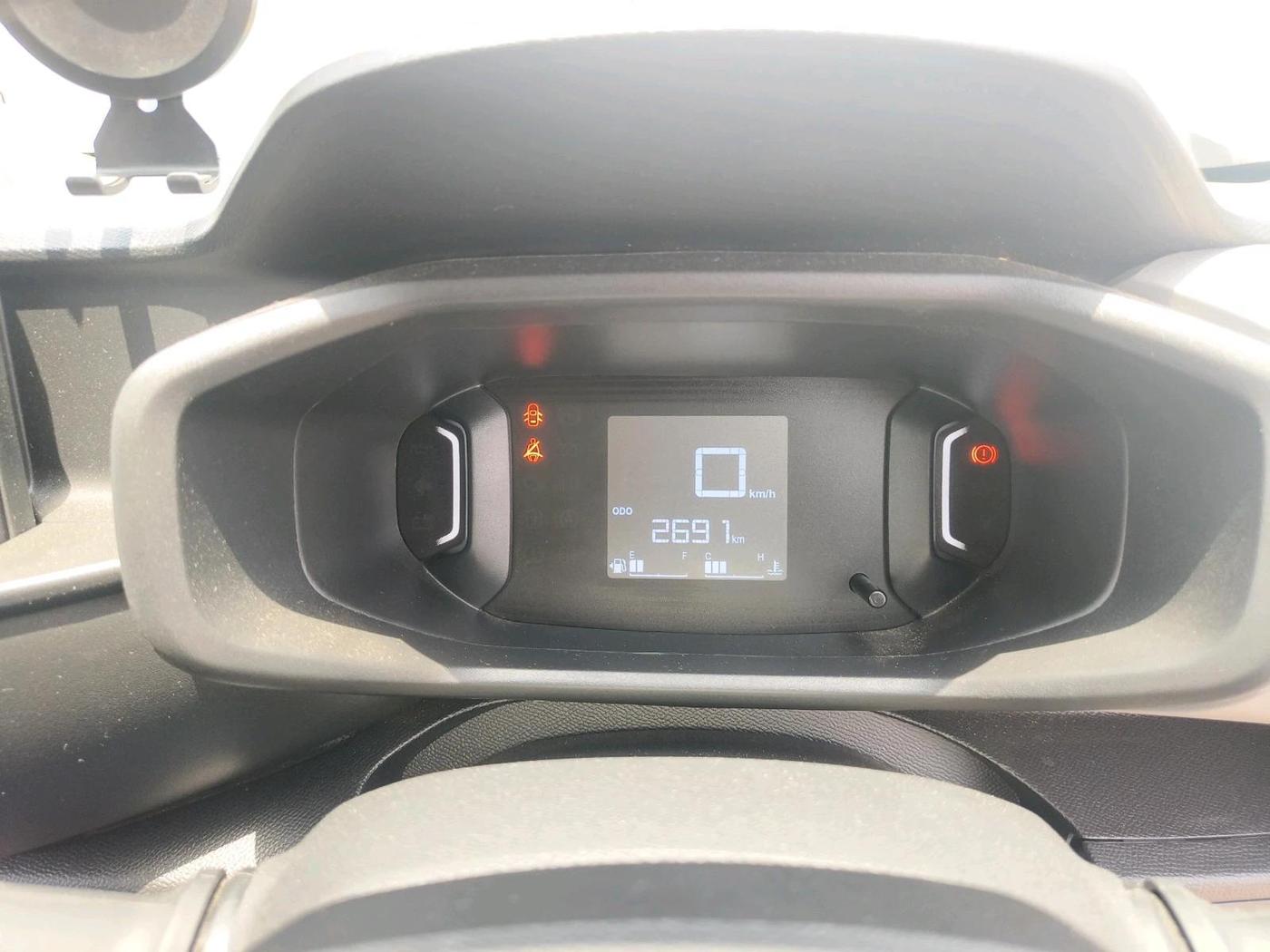 2025 CITROEN C3 LIVE 1.2, Petrol, Manual, 2,691 km, interior