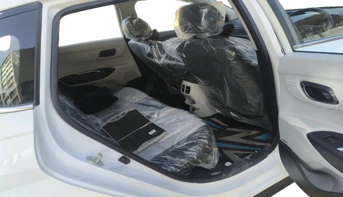 2024 Hyundai NEW I20 ASTA (O) 1.2 IVT, Petrol, Automatic, 2,537 km, interior