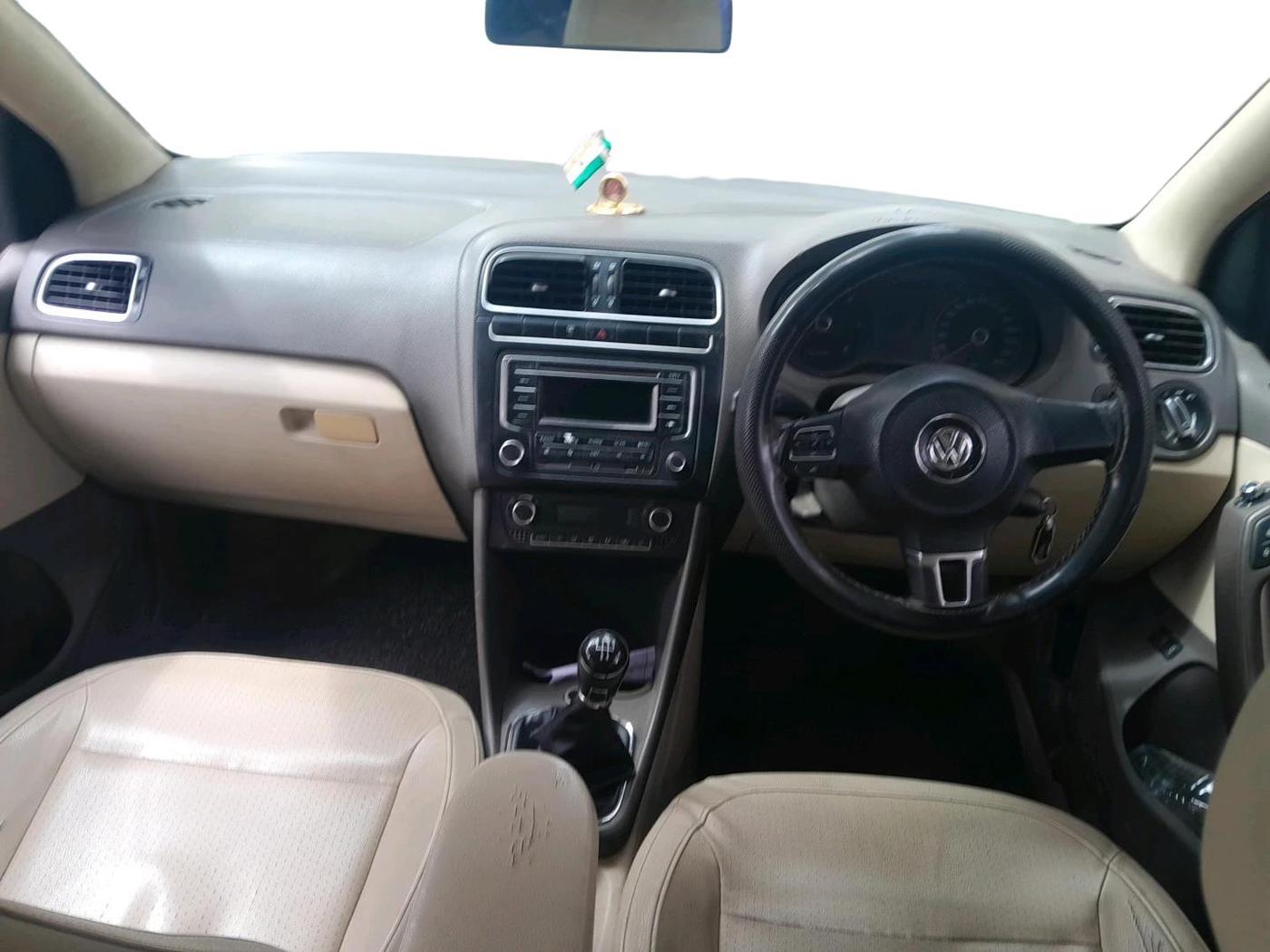 2013 Volkswagen Vento HIGHLINE DIESEL 1.6, Diesel, Manual, 1,44,092 km, interior