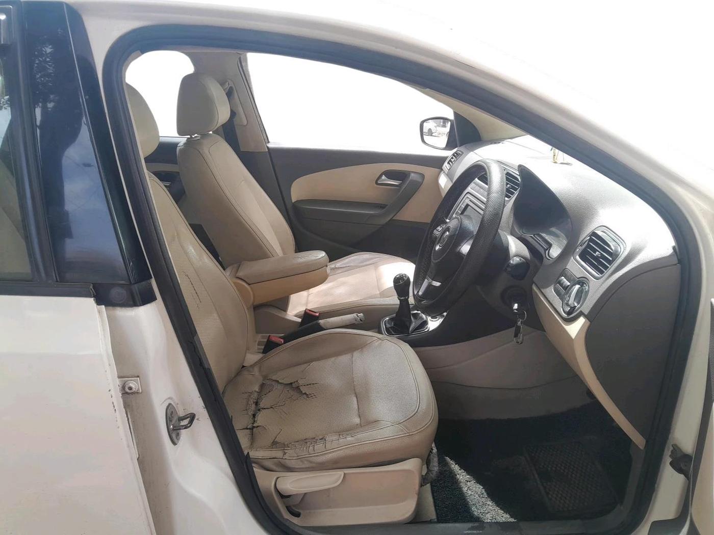 2013 Volkswagen Vento HIGHLINE DIESEL 1.6, Diesel, Manual, 1,44,092 km, interior