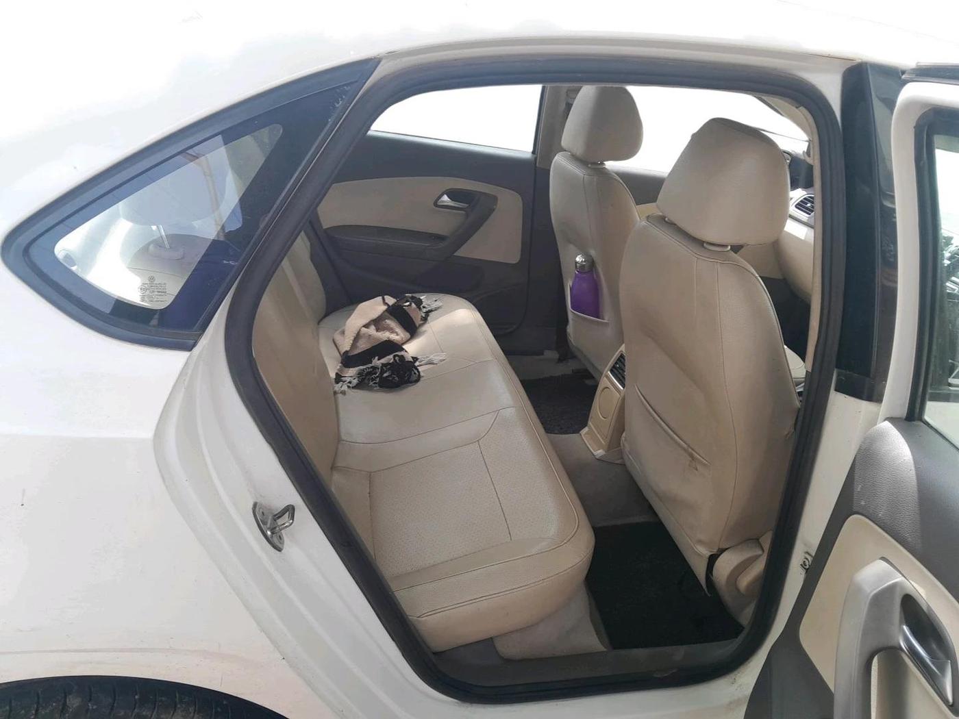 2013 Volkswagen Vento HIGHLINE DIESEL 1.6, Diesel, Manual, 1,44,092 km, interior