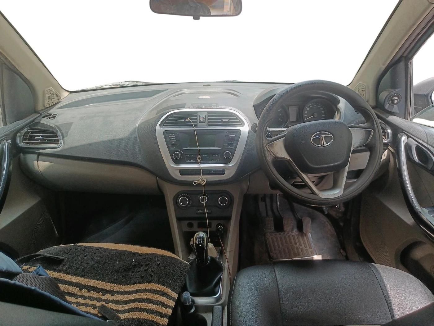 2016 Tata Tiago XT PETROL, CNG, Manual, 1,49,759 km, interior