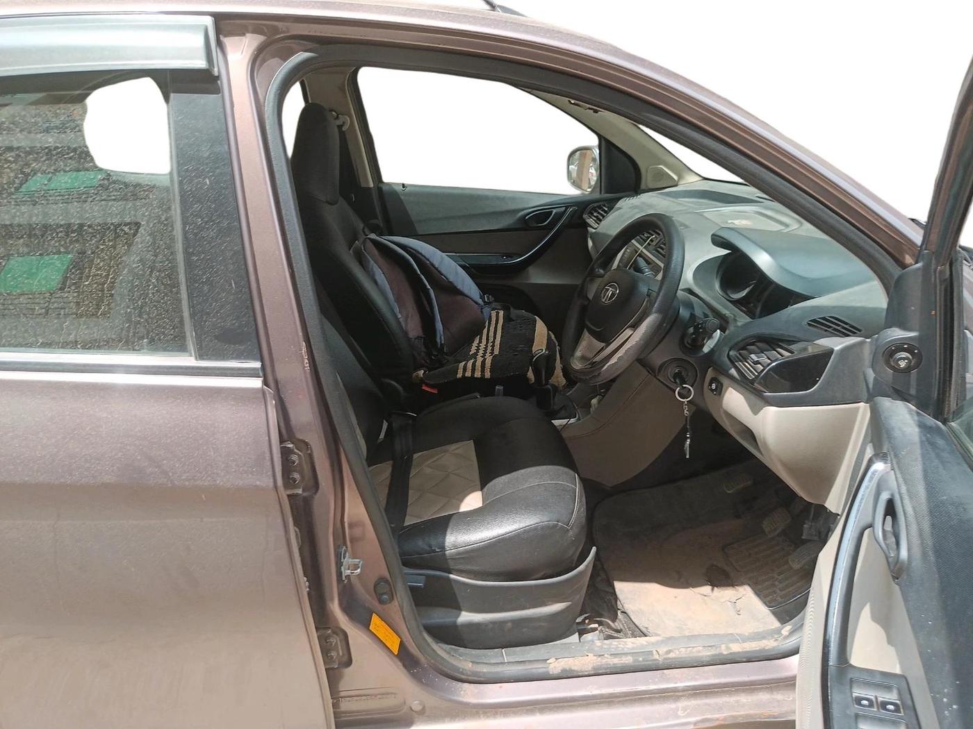 2016 Tata Tiago XT PETROL, CNG, Manual, 1,49,759 km, interior