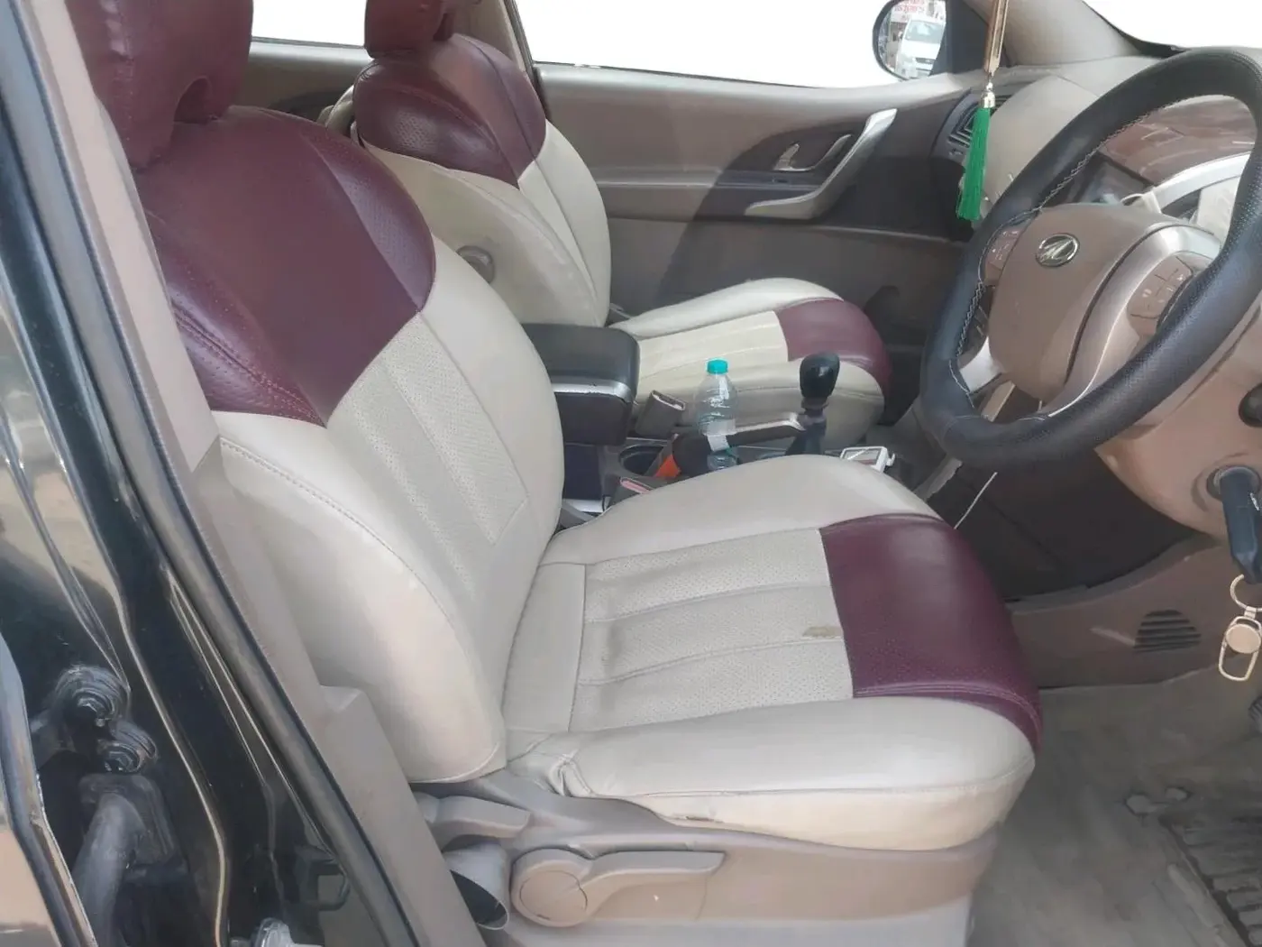 2012 Mahindra XUV500 W8, Diesel, Manual, 49,780 km, interior