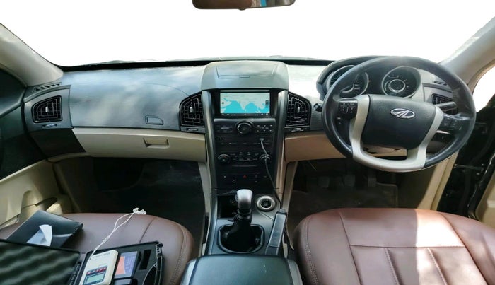 2018 Mahindra XUV500 W9, Diesel, Manual, 80,202 km, interior
