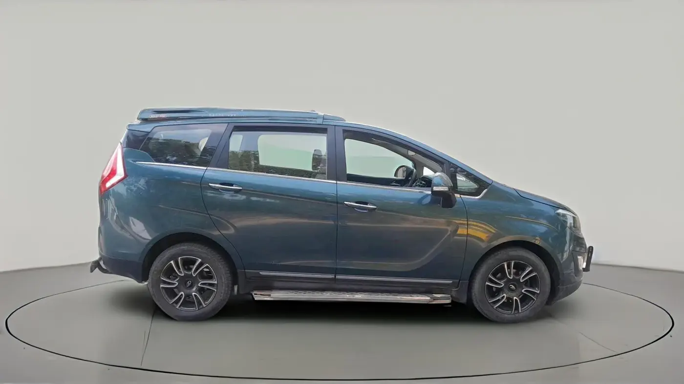 2020 Mahindra MARAZZO M 6 + 8 STR, Diesel, Manual, 34,868 km, exterior