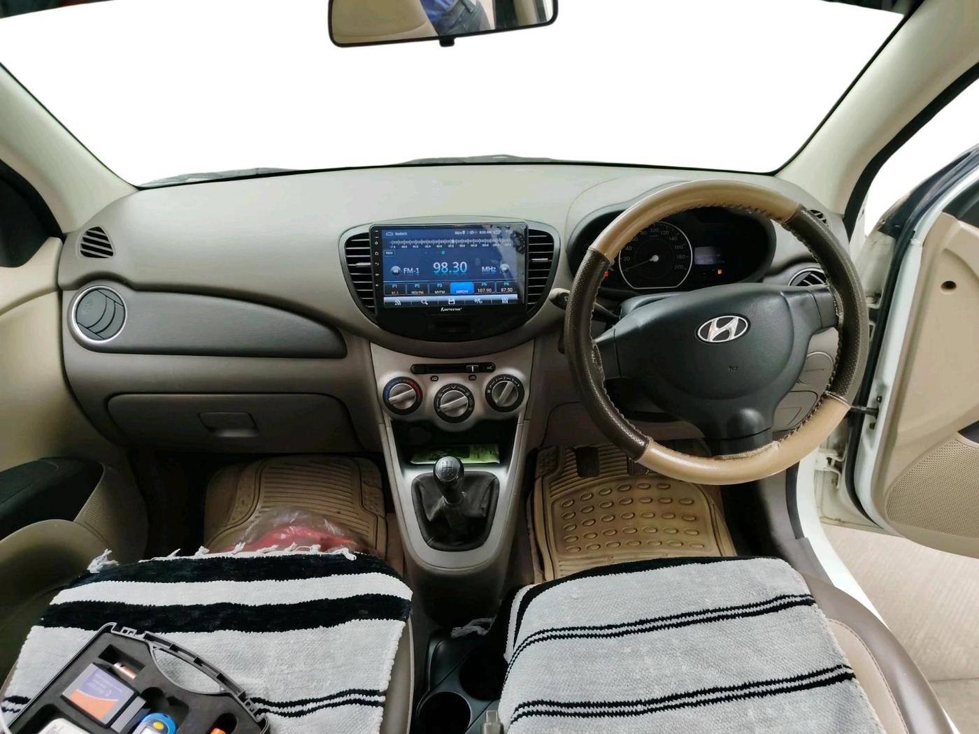 2011 Hyundai i10 MAGNA 1.2, Petrol, Manual, 66,139 km, interior