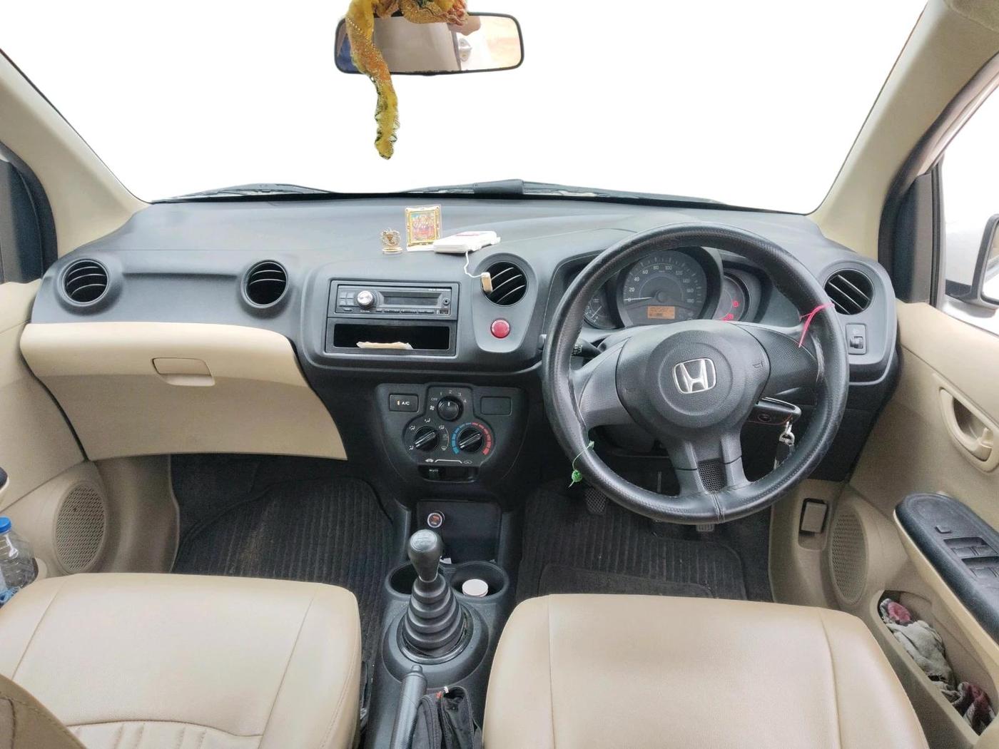 2015 Honda Amaze 1.2L I-VTEC EX, Petrol, Manual, 1,02,582 km, interior