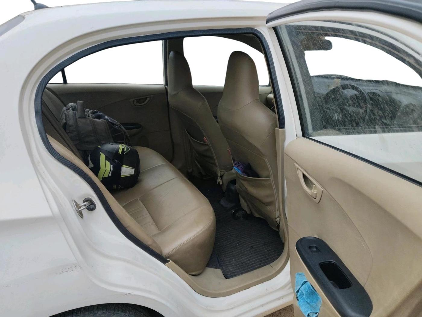 2015 Honda Amaze 1.2L I-VTEC EX, Petrol, Manual, 1,02,582 km, interior
