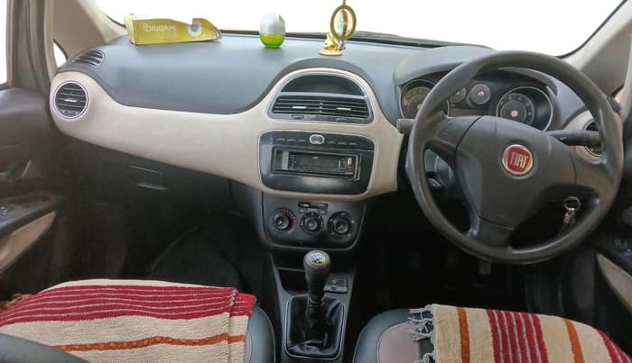 2014 Fiat Punto EVO ACTIVE 1.3 MULTIJET, Diesel, Manual, 1,28,341 km, interior