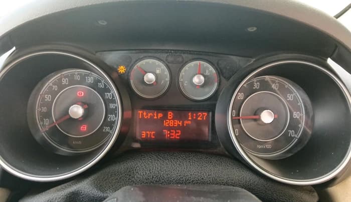 2014 Fiat Punto EVO ACTIVE 1.3 MULTIJET, Diesel, Manual, 1,28,341 km, interior