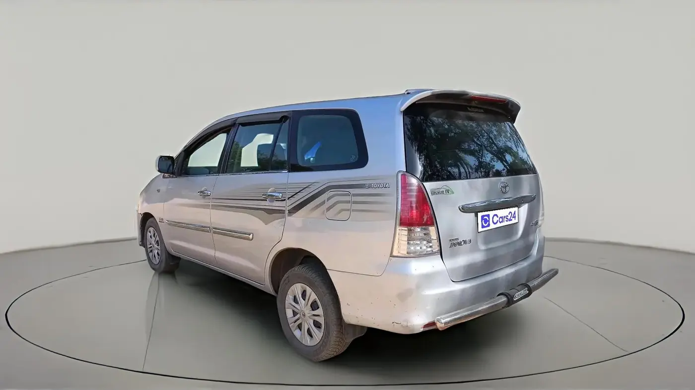 2010 Toyota Innova 2.5 G3, Diesel, Manual, 2,33,647 km, exterior