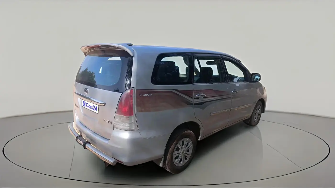 2010 Toyota Innova 2.5 G3, Diesel, Manual, 2,33,647 km, exterior