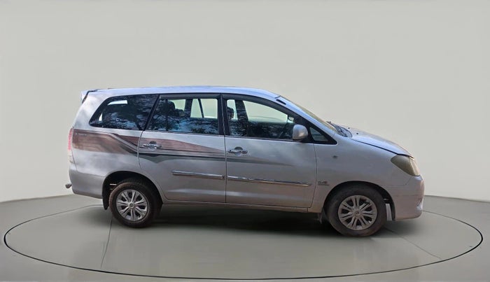 2010 Toyota Innova 2.5 G3, Diesel, Manual, 2,33,647 km, exterior