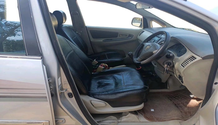 2010 Toyota Innova 2.5 G3, Diesel, Manual, 2,33,647 km, interior