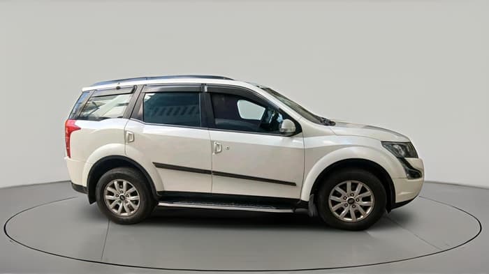 2017 Mahindra XUV500 W10 AT, Diesel, Automatic, 92,048 km, exterior