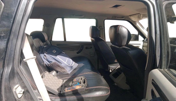 2018 Mahindra Scorpio S7, Diesel, Manual, 93,156 km, interior