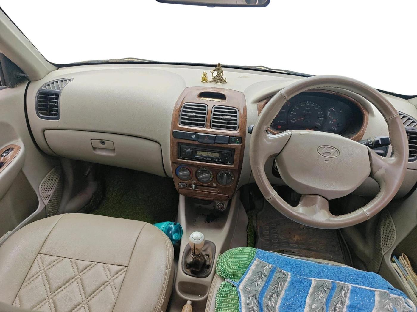 2011 Hyundai Accent GLS 1.5, CNG, Manual, 2,84,206 km, interior