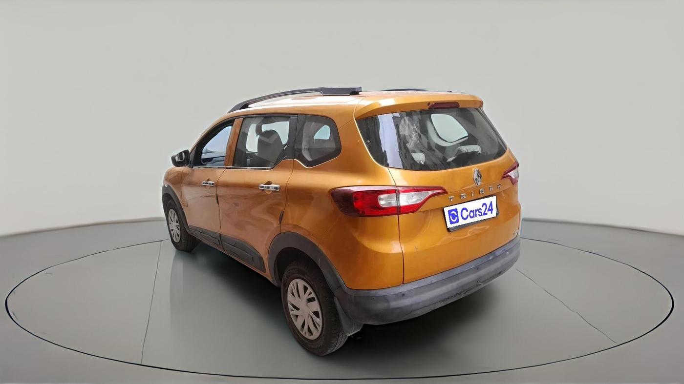 2020 Renault TRIBER RXE MT, Petrol, Manual, 51,018 km, exterior