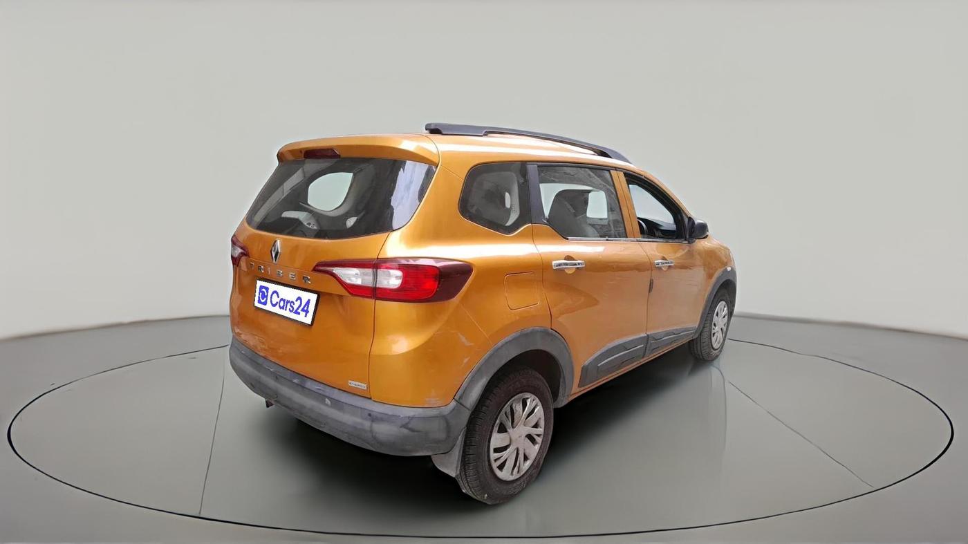 2020 Renault TRIBER RXE MT, Petrol, Manual, 51,018 km, exterior