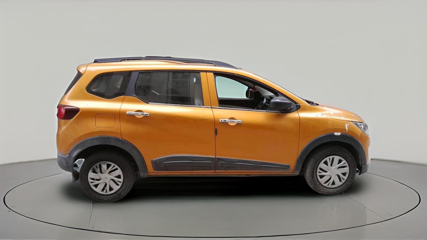 2020 Renault TRIBER RXE MT, Petrol, Manual, 51,018 km, exterior