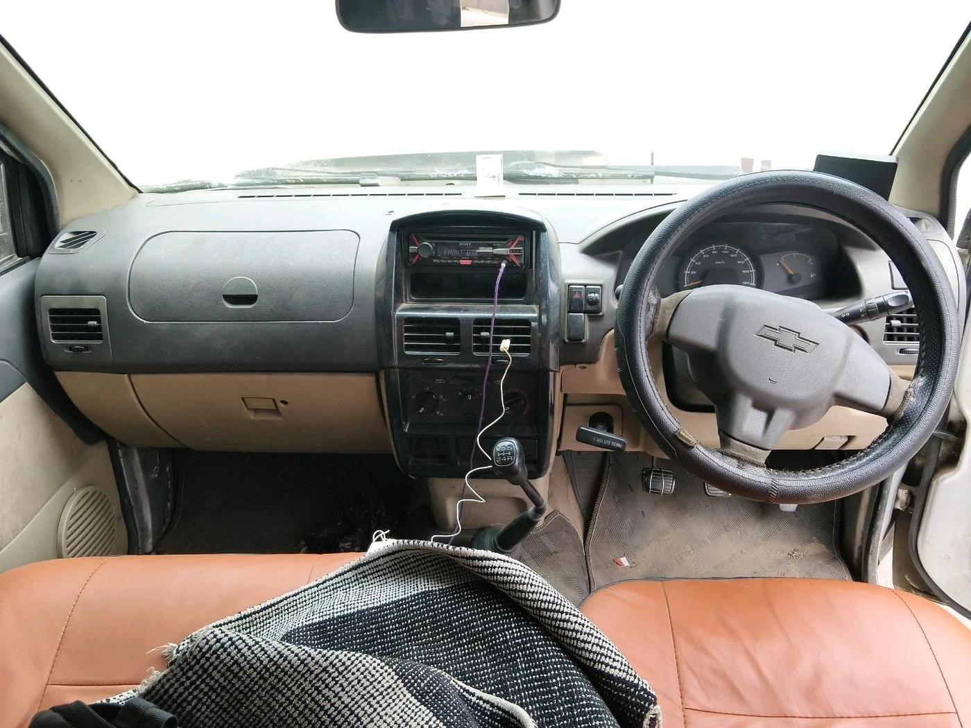 2014 Chevrolet Tavera Neo 3 LS 9 STR, Diesel, Manual, 2,75,934 km, interior