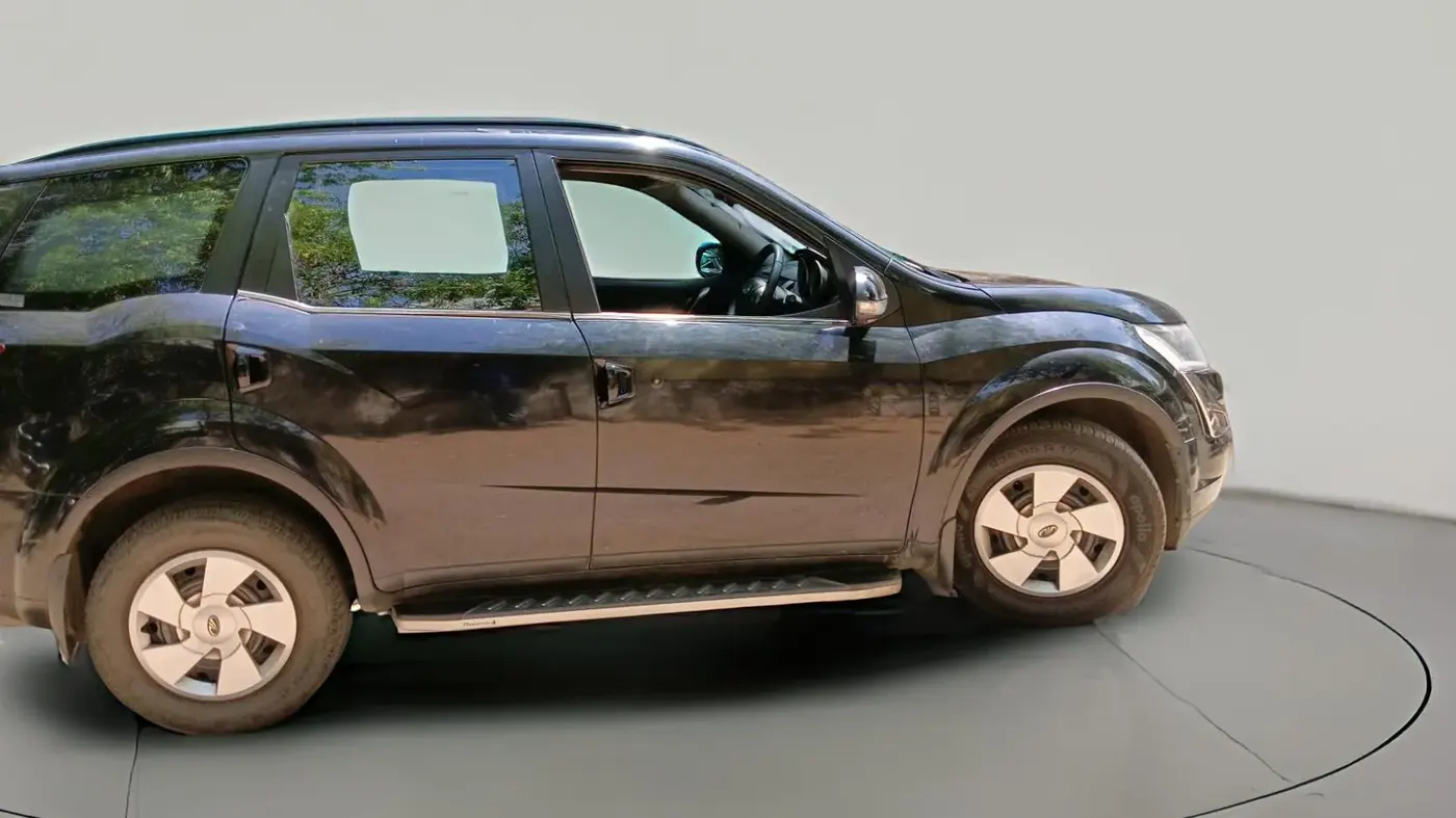 2020 Mahindra XUV500 W7 AT, Diesel, Automatic, 41,306 km, exterior