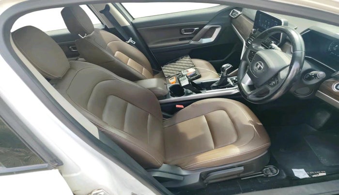 2021 Tata Harrier XZA 2.0L, Diesel, Automatic, 36,224 km, interior