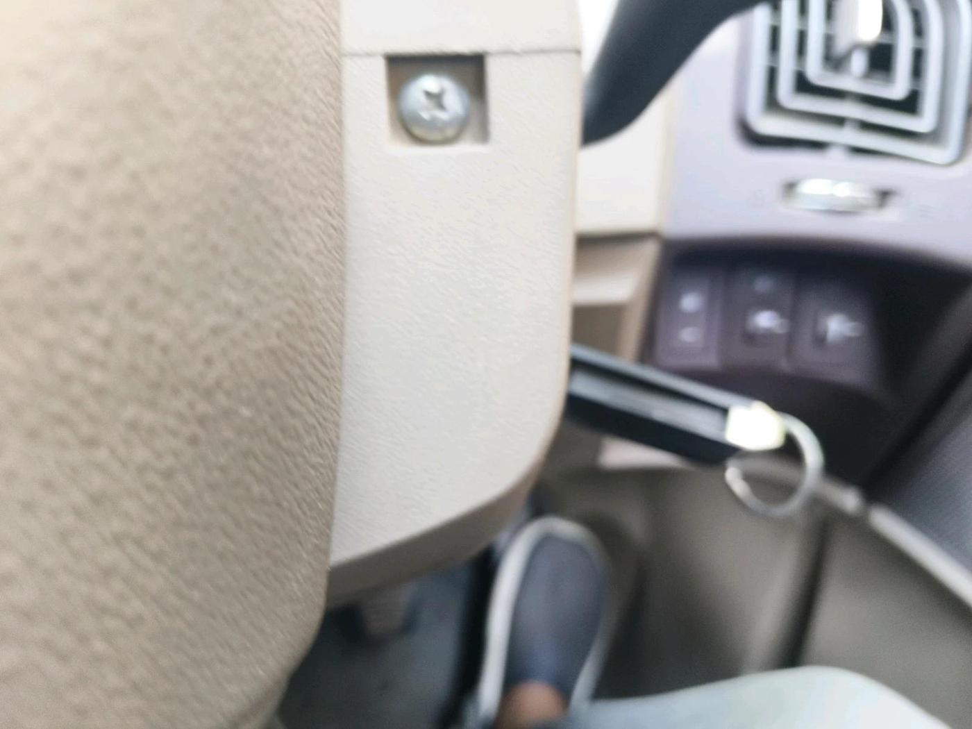 2014 Mahindra XUV500 W8, Diesel, Manual, 74,807 km, interior
