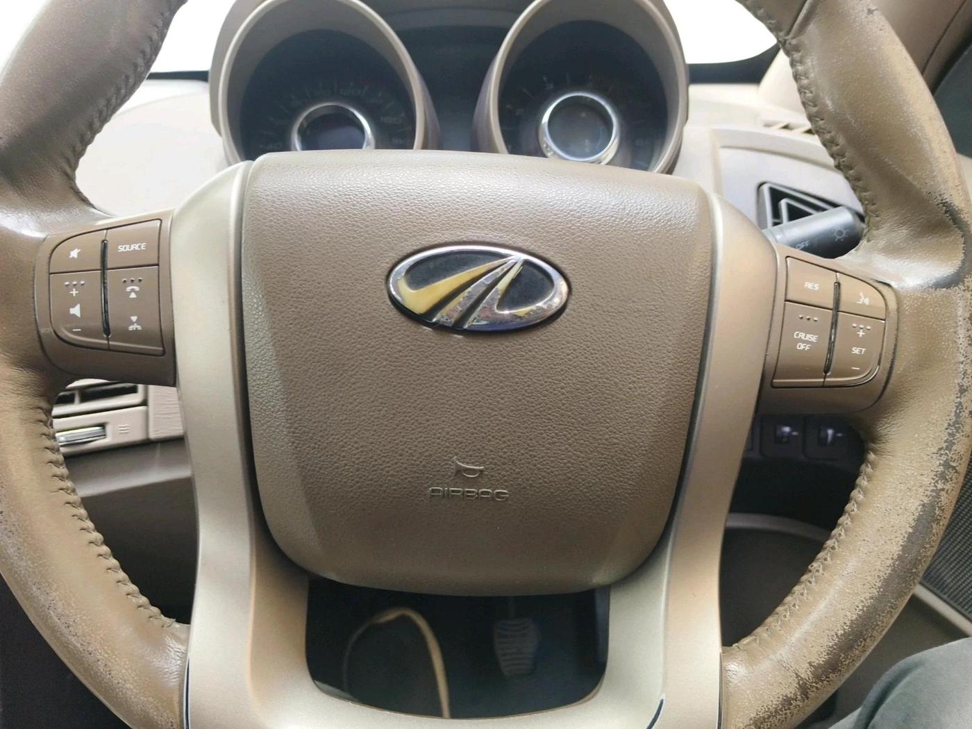 2014 Mahindra XUV500 W8, Diesel, Manual, 74,807 km, interior