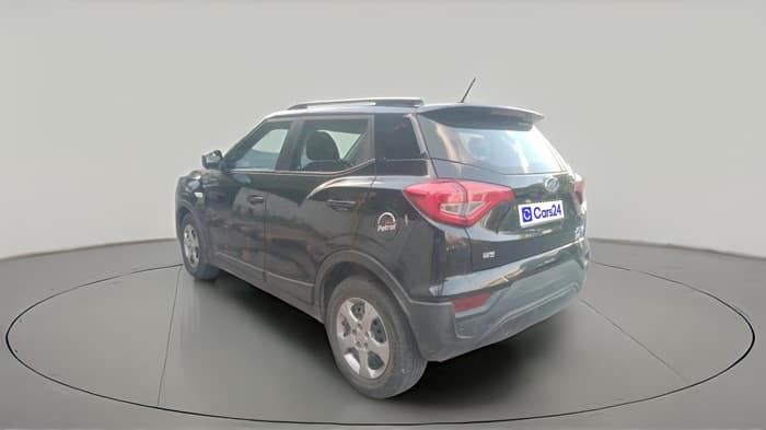 2020 Mahindra XUV300 W6 1.2 PETROL, Petrol, Manual, 1,04,892 km, exterior