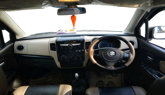 2017 Maruti Wagon R 1.0 VXI AMT, CNG, Automatic, 83,729 km, interior