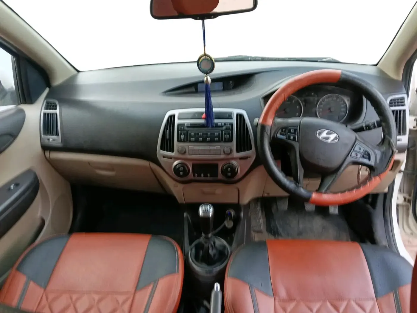 2013 Hyundai i20 SPORTZ 1.4 CRDI, Diesel, Manual, 1,01,567 km, interior