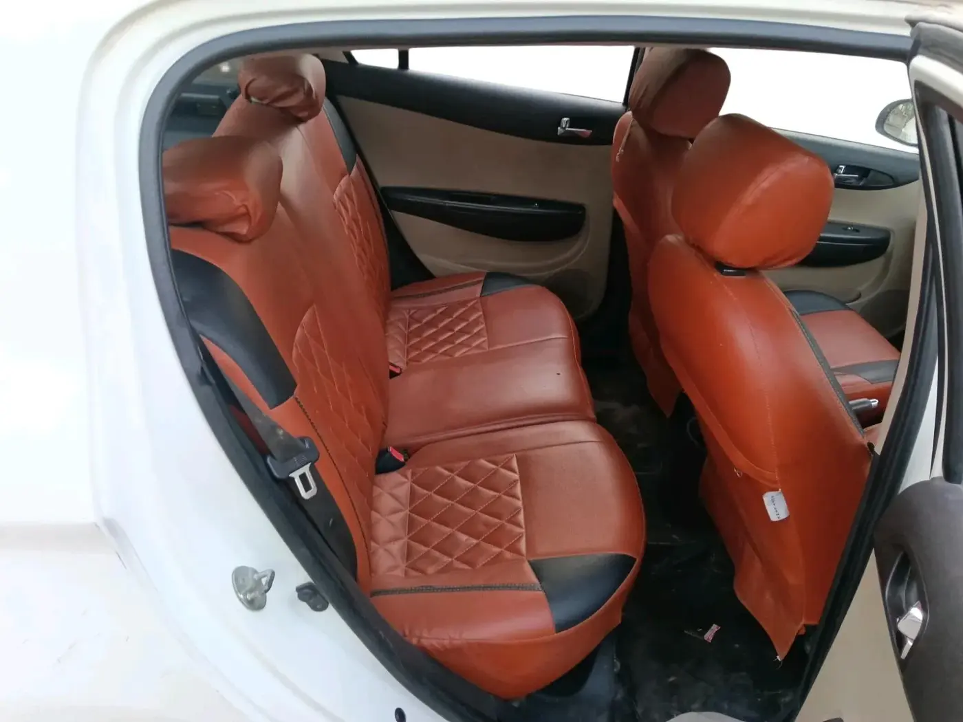 2013 Hyundai i20 SPORTZ 1.4 CRDI, Diesel, Manual, 1,01,567 km, interior