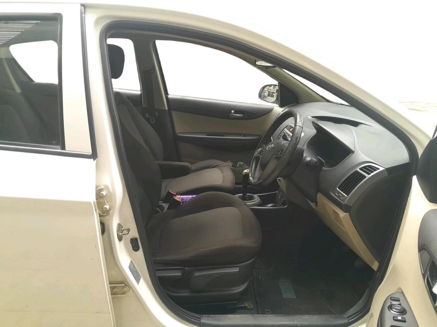 2012 Hyundai i20 ASTA 1.4 CRDI, Diesel, Manual, 1,42,602 km, interior
