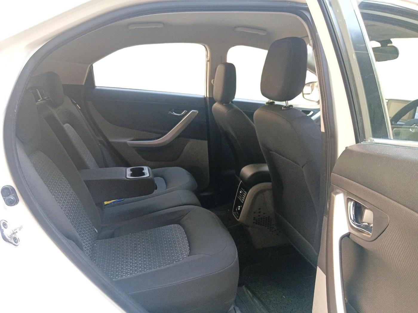 2018 Tata NEXON XZ PLUS PETROL, Petrol, Manual, 1,25,966 km, interior