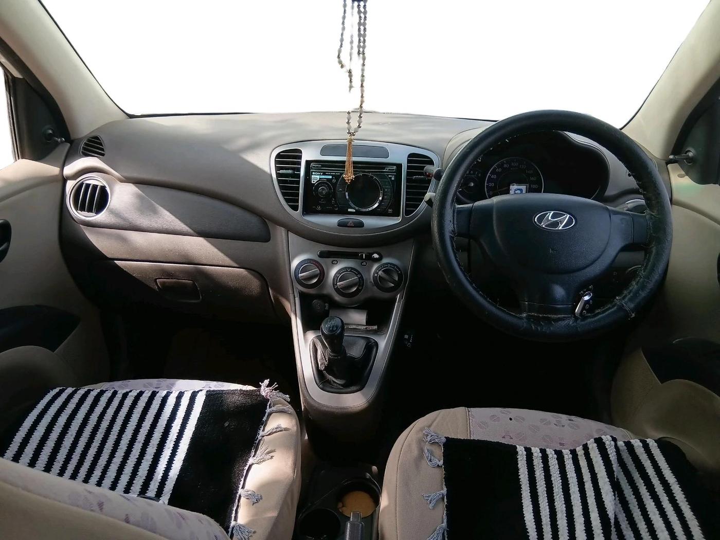 2011 Hyundai i10 ERA 1.1, CNG, Manual, 1,64,707 km, interior