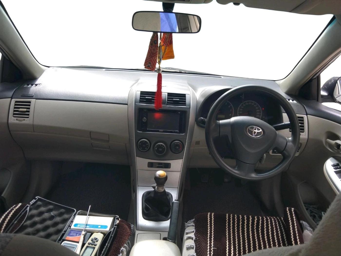 2012 Toyota Corolla Altis AERO LTD PETROL, CNG, Manual, 95,688 km, interior