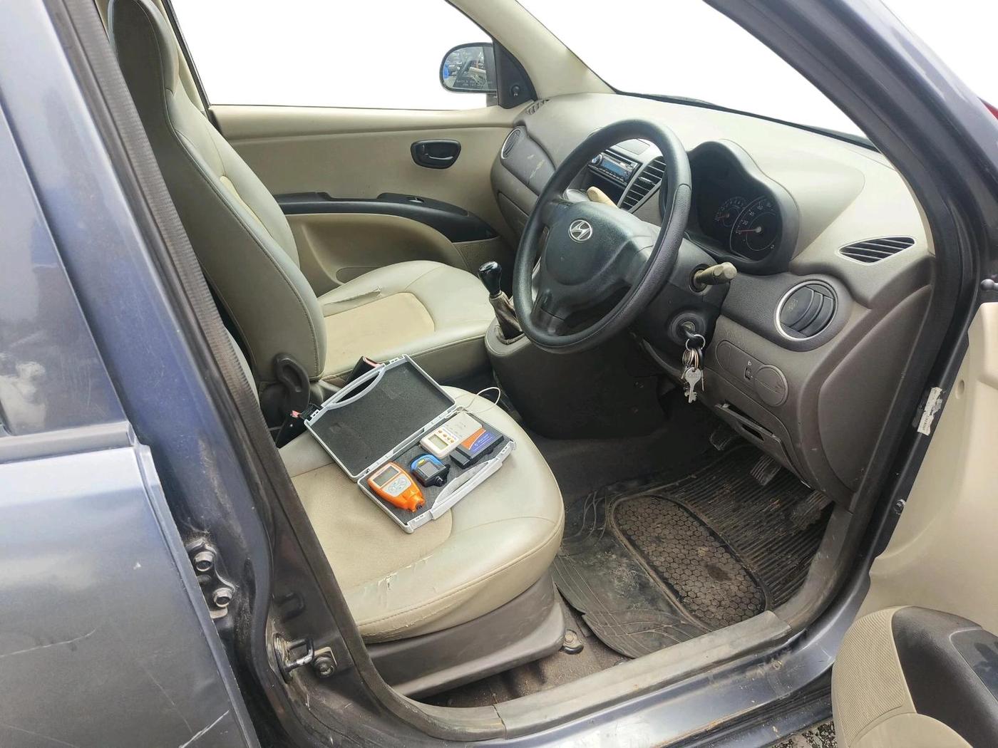 2011 Hyundai i10 ERA 1.1, CNG, Manual, 1,00,222 km, interior
