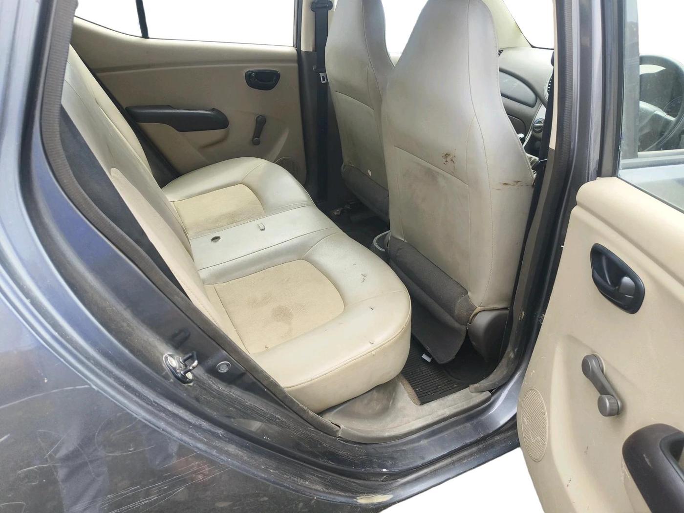 2011 Hyundai i10 ERA 1.1, CNG, Manual, 1,00,222 km, interior